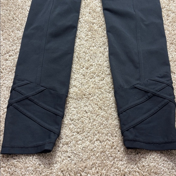 Lilly Pulitzer UPF 50 Luxletic Weekender High Rise Leggings Black - Picture 5 of 5